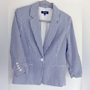 Preppy Nine West SeerSucker Blazer. Size 10.